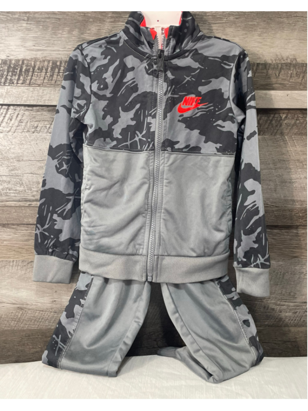 Nike Boys Smoke Grey & Crimson Club Camo Tricot Tracksuit Set Size 4 xs